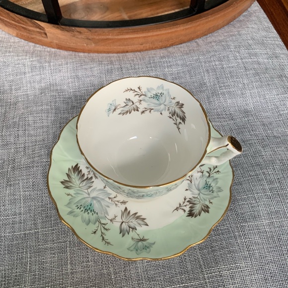 Aynsley Teacup & Saucer - Picture 2 of 5
